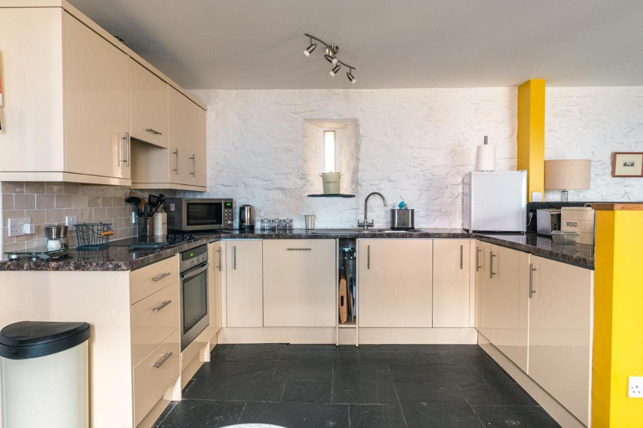 St Davids Hideaway With Roll-Top Bath & Log Burner Εξωτερικό φωτογραφία